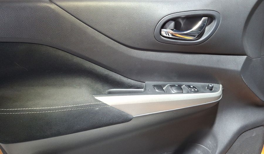 Nissan Np300 2.5 LE TM AC Pickup 2016