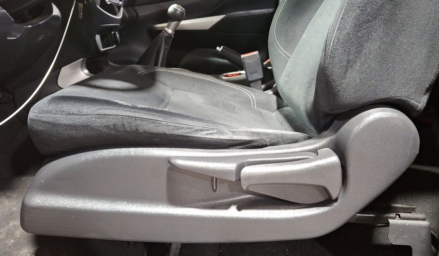 Nissan Np300 2.5 LE TM AC Pickup 2016