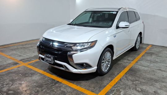 Mitsubishi • Outlander