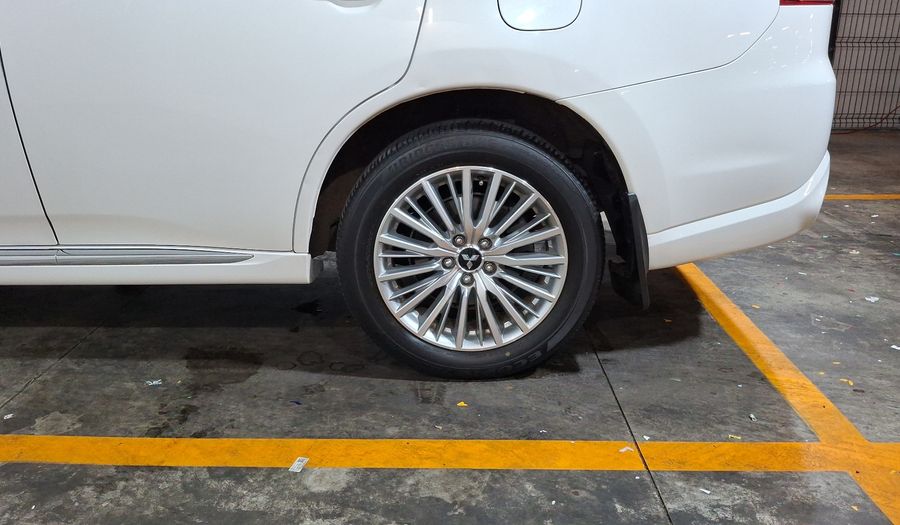 Mitsubishi Outlander 2.0 PHEV SE AUTO 4WD Suv 2019