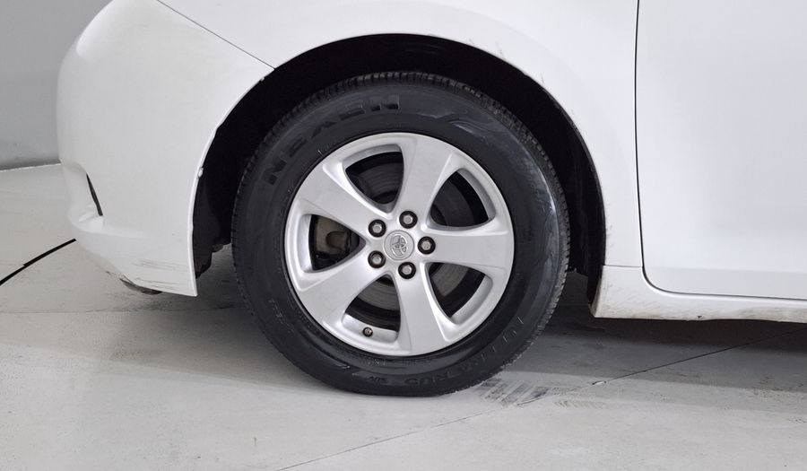 Toyota Sienna 3.5 LE AT Minivan 2013