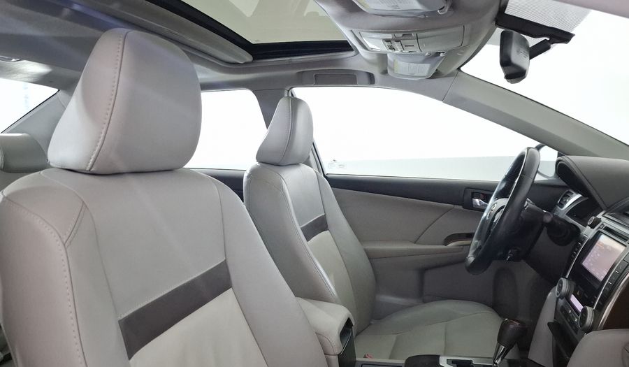 Toyota Camry 2.5 XLE L4 6AT Sedan 2012