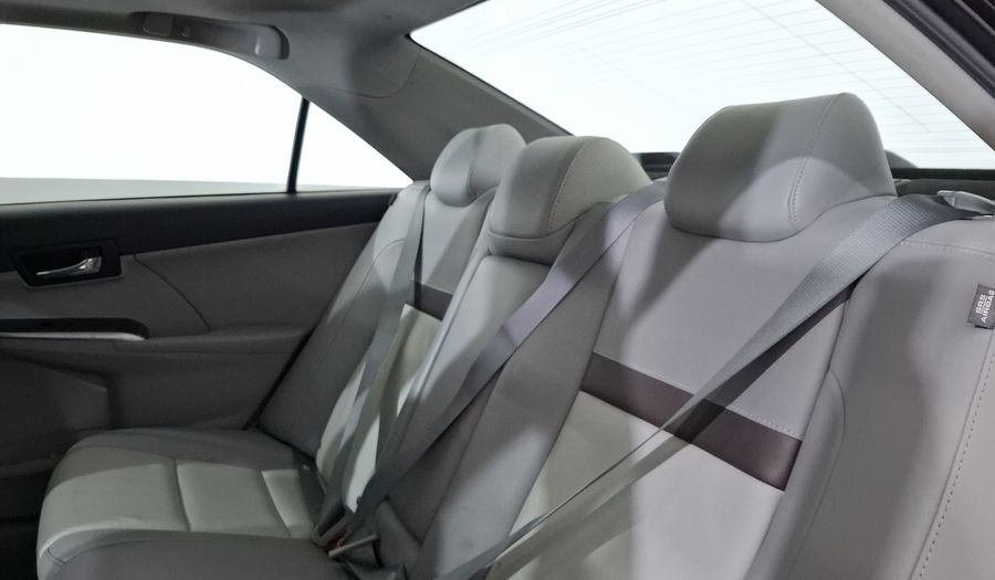 Toyota Camry 2.5 XLE L4 6AT Sedan 2012