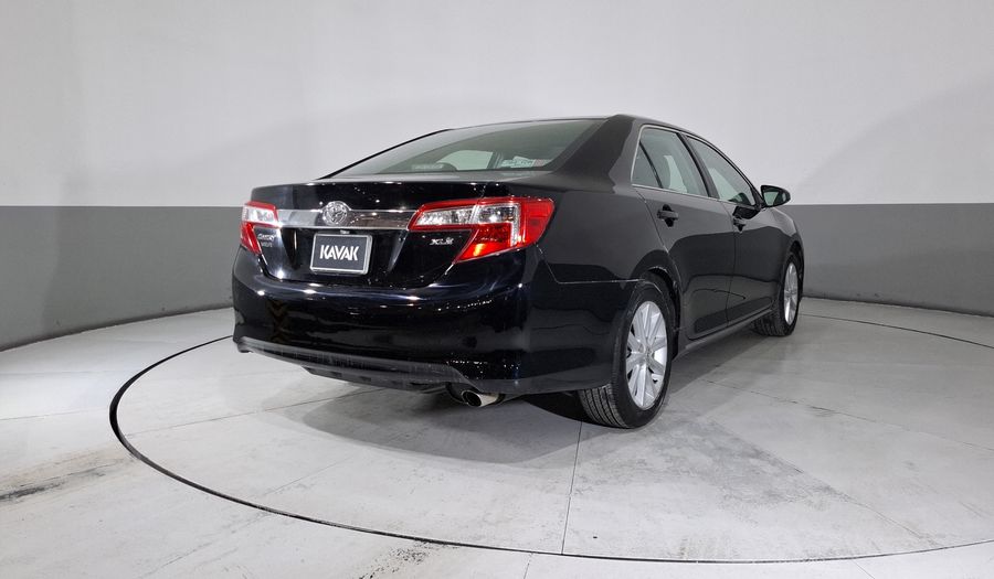 Toyota Camry 2.5 XLE L4 6AT Sedan 2012