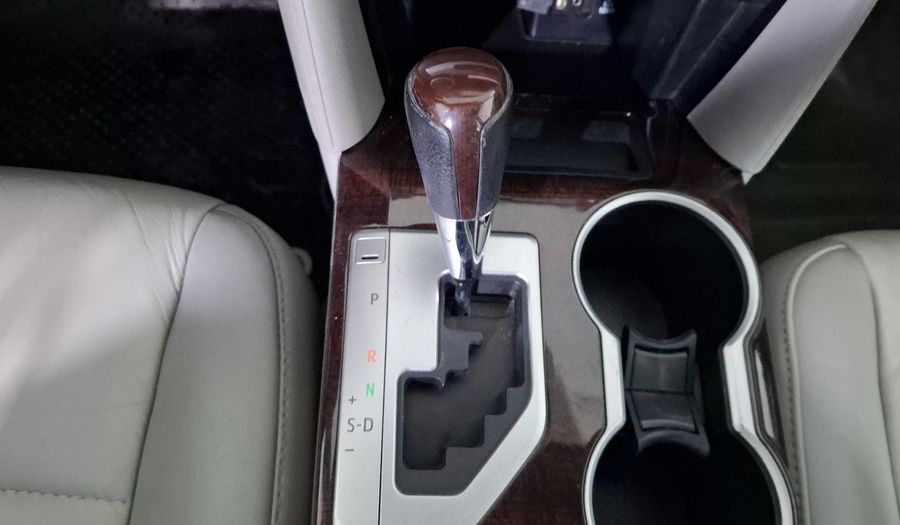 Toyota Camry 2.5 XLE L4 6AT Sedan 2012