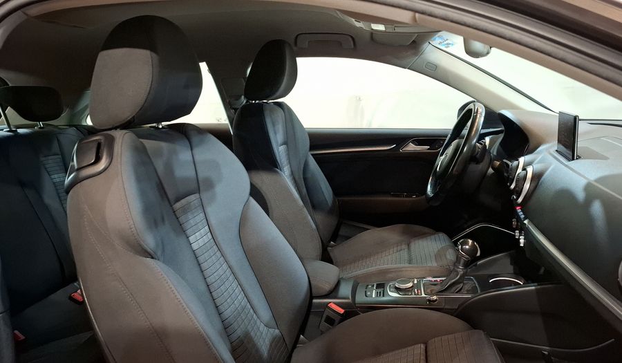 Audi A3 1.8 TFSI ATTRACTION S TRONIC Hatchback 2016