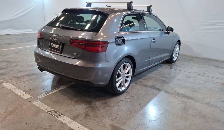 Audi A3 1.8 TFSI ATTRACTION S TRONIC Hatchback 2016