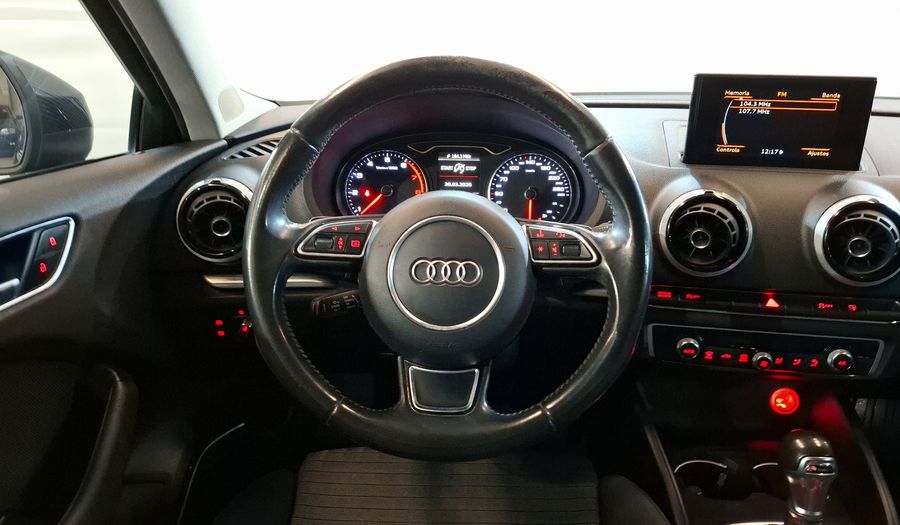Audi A3 1.8 TFSI ATTRACTION S TRONIC Hatchback 2016