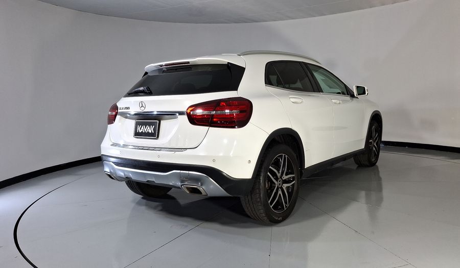 Mercedes Benz Clase Gla 1.6 GLA 200 SPORT DCT Suv 2019