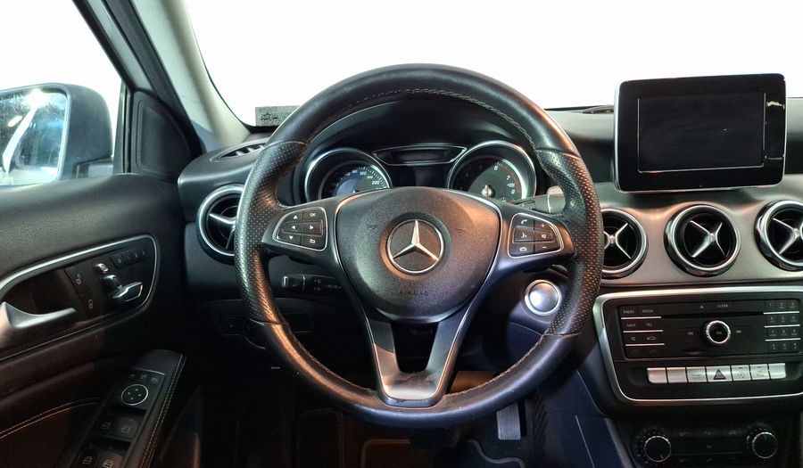 Mercedes Benz Clase Gla 1.6 GLA 200 SPORT DCT Suv 2019