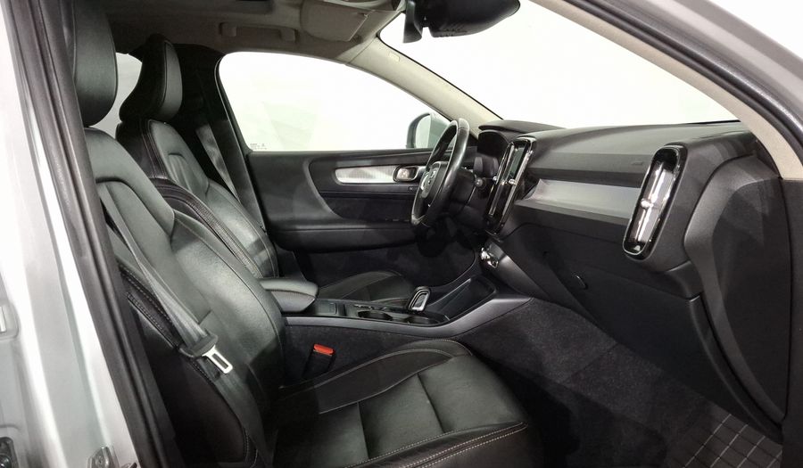 Volvo Xc40 2.0 MOMENTUM T5 AUTO 4WD Suv 2019