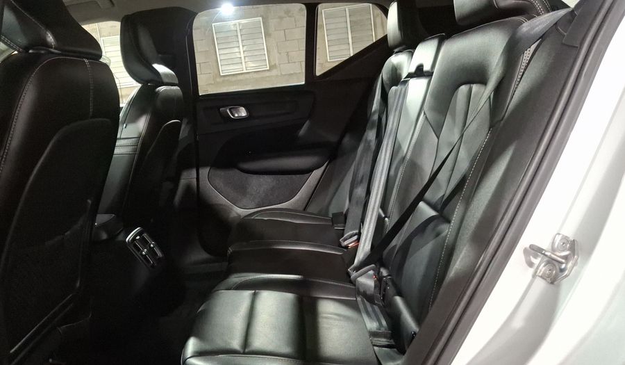 Volvo Xc40 2.0 MOMENTUM T5 AUTO 4WD Suv 2019