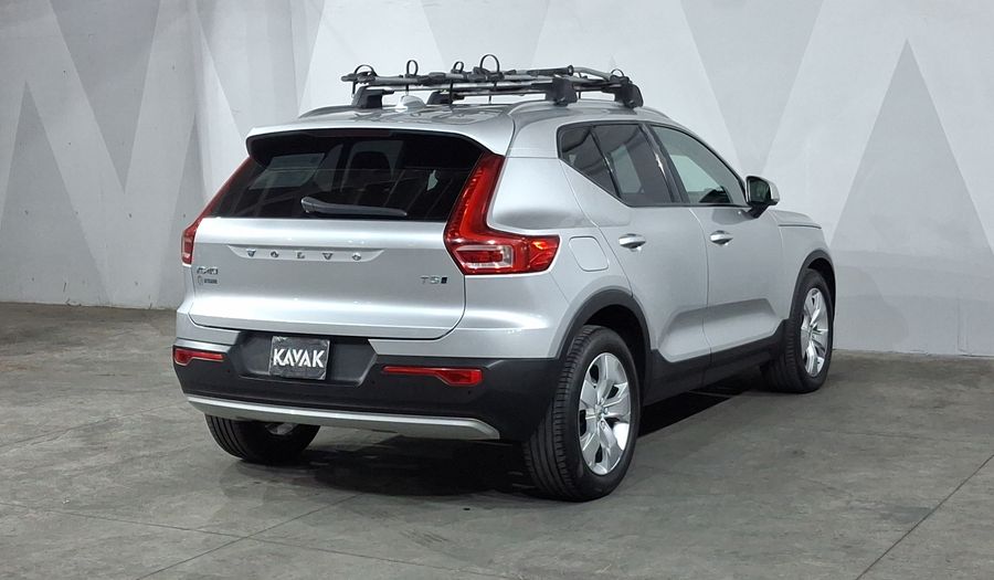 Volvo Xc40 2.0 MOMENTUM T5 AUTO 4WD Suv 2019