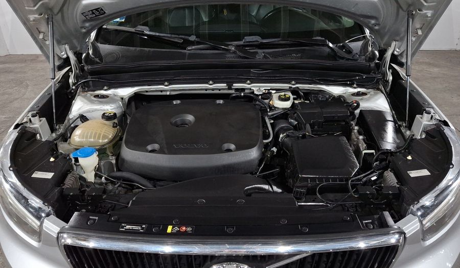 Volvo Xc40 2.0 MOMENTUM T5 AUTO 4WD Suv 2019