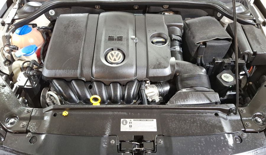 Volkswagen Jetta 2.5 SPORT PAQUETE NAVEGA TECHO TIPTRONIC Sedan 2014