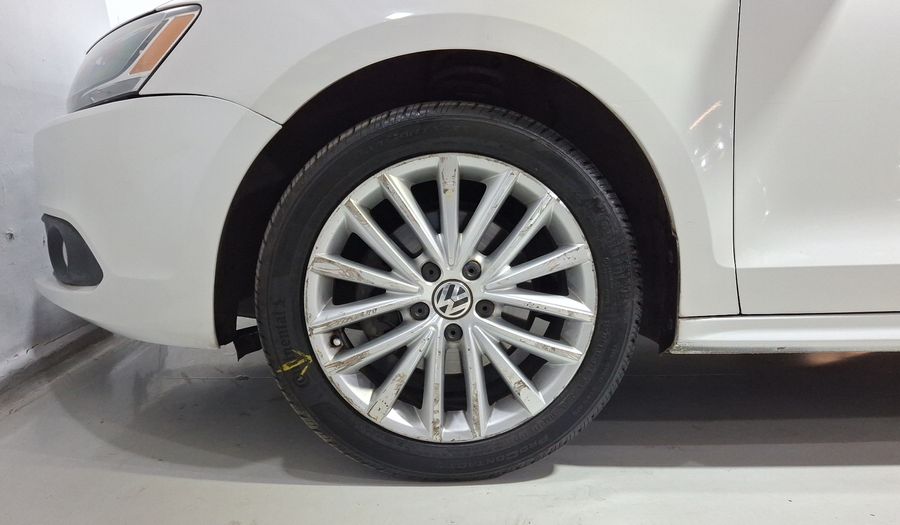 Volkswagen Jetta 2.5 SPORT PAQUETE NAVEGA TECHO TIPTRONIC Sedan 2014