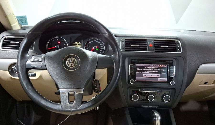 Volkswagen Jetta 2.5 SPORT PAQUETE NAVEGA TECHO TIPTRONIC Sedan 2014