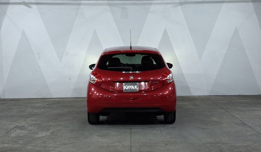 Peugeot 208 1.6 FELINE AT Hatchback 2015