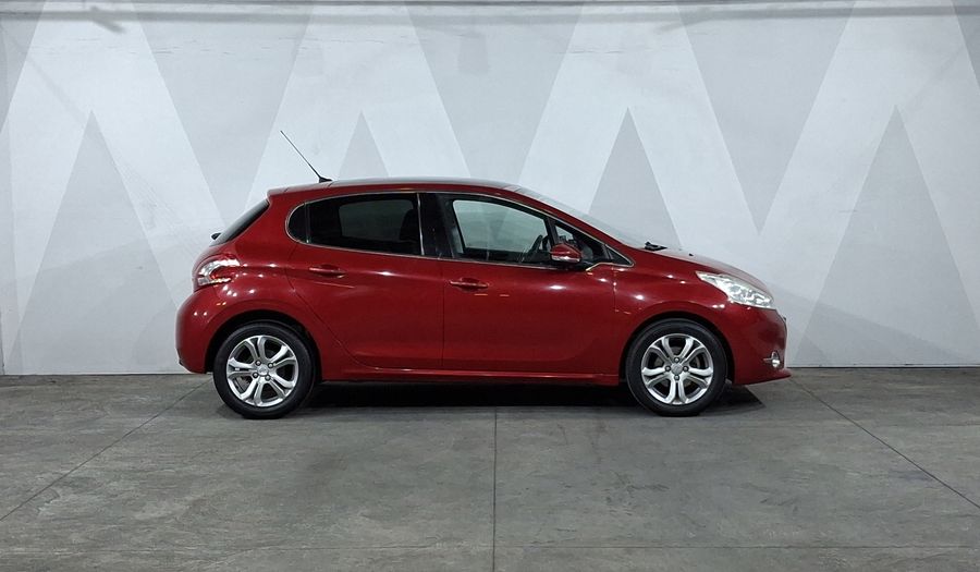 Peugeot 208 1.6 FELINE AT Hatchback 2015