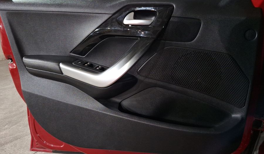 Peugeot 208 1.6 FELINE AT Hatchback 2015