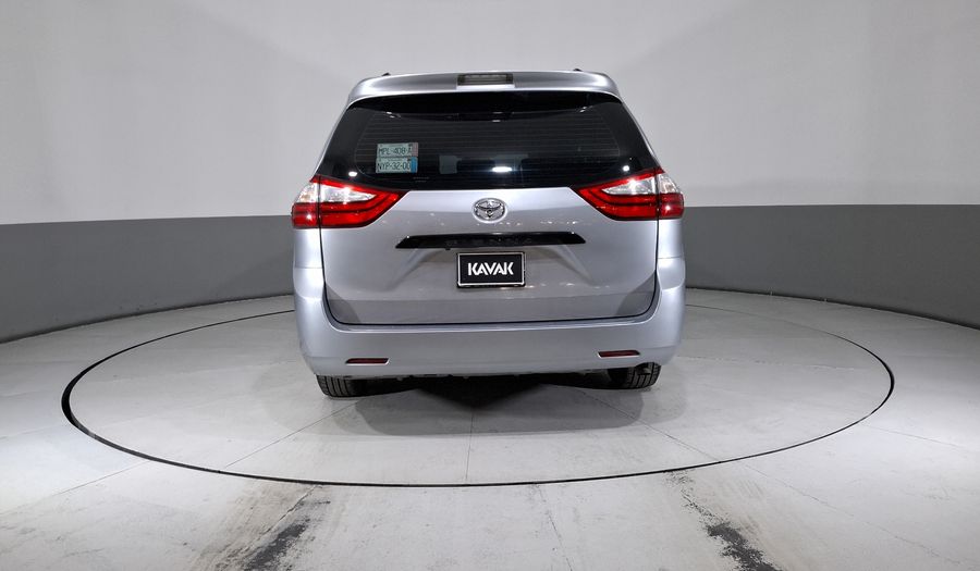 Toyota Sienna 3.5 CE AT Minivan 2015