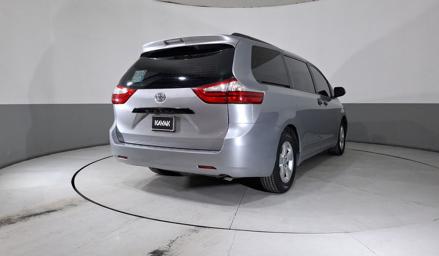 Toyota Sienna 3.5 CE AT Minivan 2015