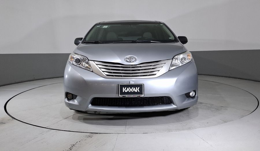Toyota Sienna 3.5 CE AT Minivan 2015