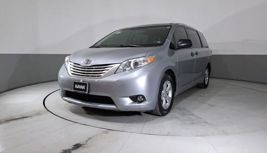 Toyota • Sienna