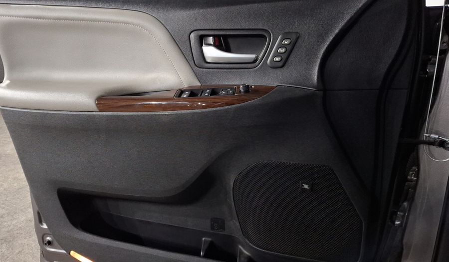 Toyota Sienna 3.5 LIMITED AT Minivan 2018