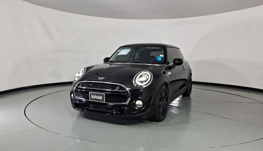 2019 • 72,644 km • Automático