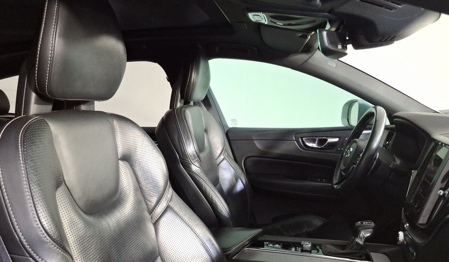 Volvo Xc60 2.0 R-DESIGN T6 AWD AUTO Suv 2018