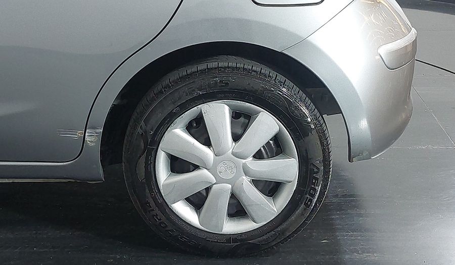 Nissan March 1.6 16V FLEX S Hatchback 2014