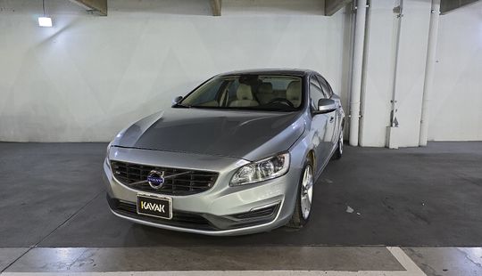 Volvo • S60