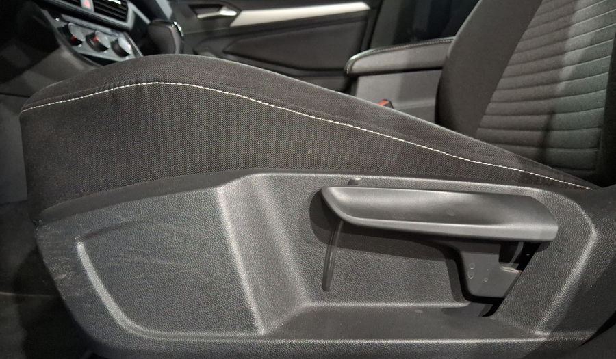 Volkswagen Jetta 1.4 TRENDLINE AUTO Sedan 2023