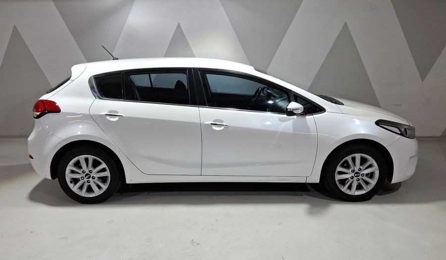 Kia Forte 2.0 EX AUTO Hatchback 2018