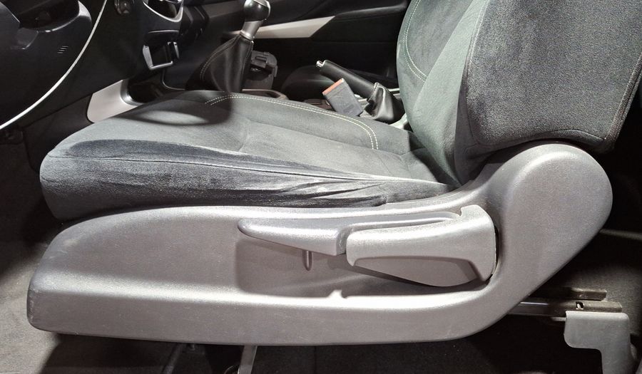 Nissan Np300 2.5 LE TM AC Pickup 2019