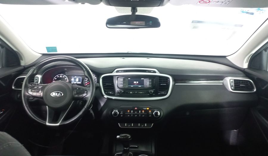 Kia Sorento 2.4 LX AT Suv 2017