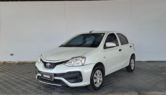 Toyota • Etios