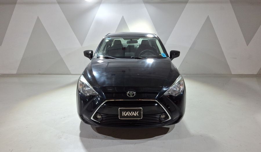 Toyota Yaris 1.5 R XLE AT Sedan 2017