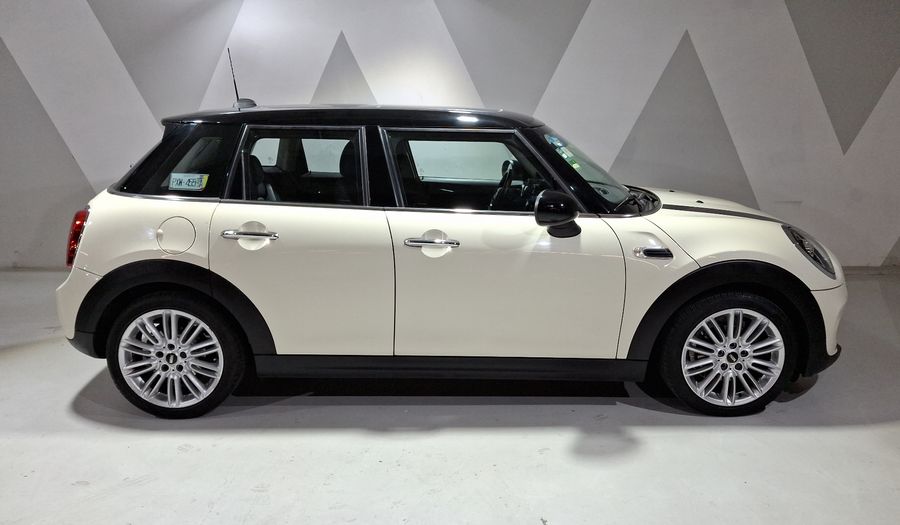 Mini Cooper 1.5 COOPER PEPPER DCT Hatchback 2019