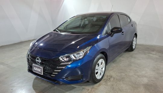 Nissan • Versa