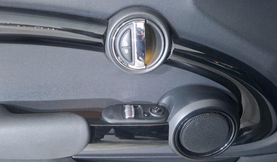 Mini Cooper 1.5 COOPER CHILI AT Hatchback 2017