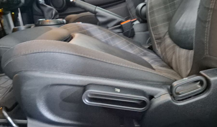 Mini Cooper 1.5 COOPER CHILI AT Hatchback 2017