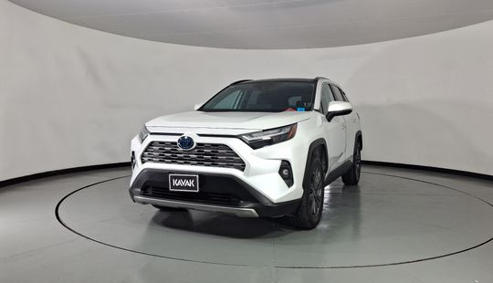 Toyota • RAV4