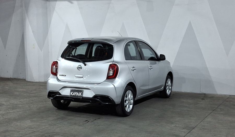 Nissan March 1.6 ADVANCE Hatchback 2021