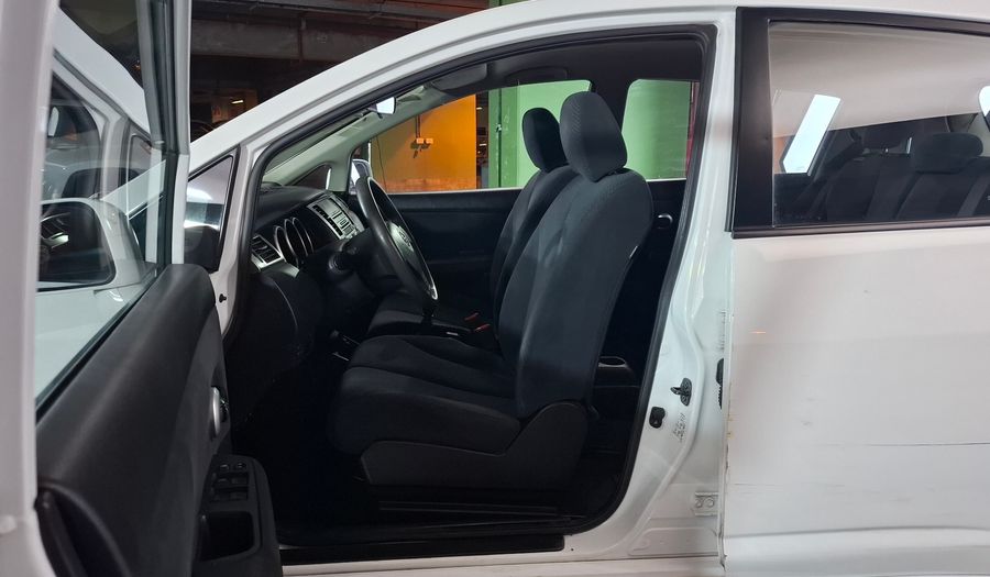 Nissan Tiida 1.8 VISIA Hatchback 2013