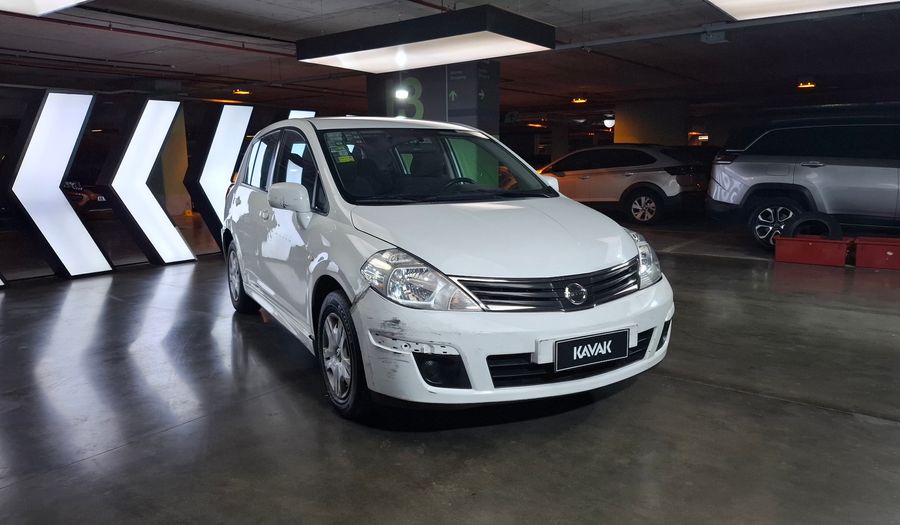 Nissan Tiida 1.8 VISIA Hatchback 2013