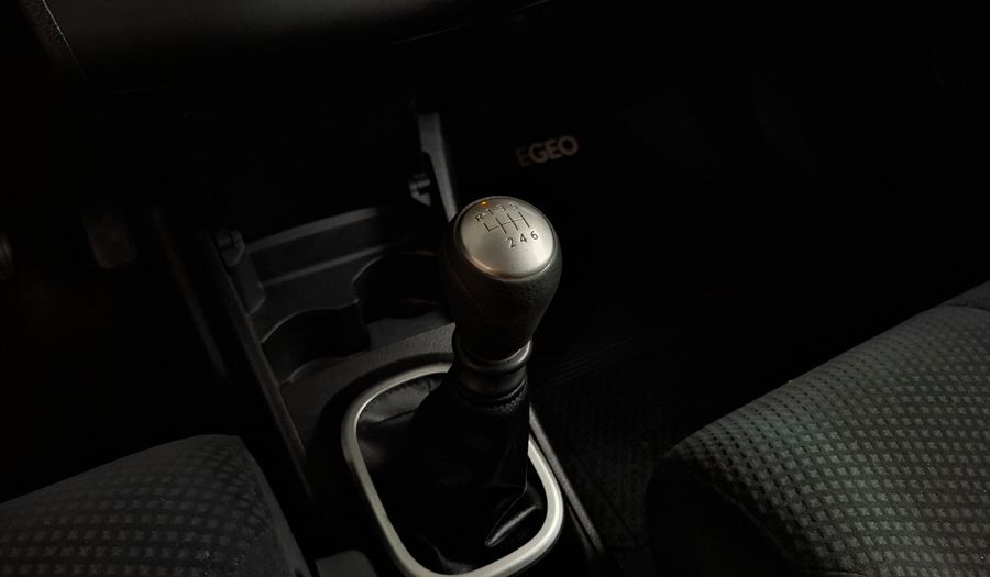 Nissan Tiida 1.8 VISIA Hatchback 2013