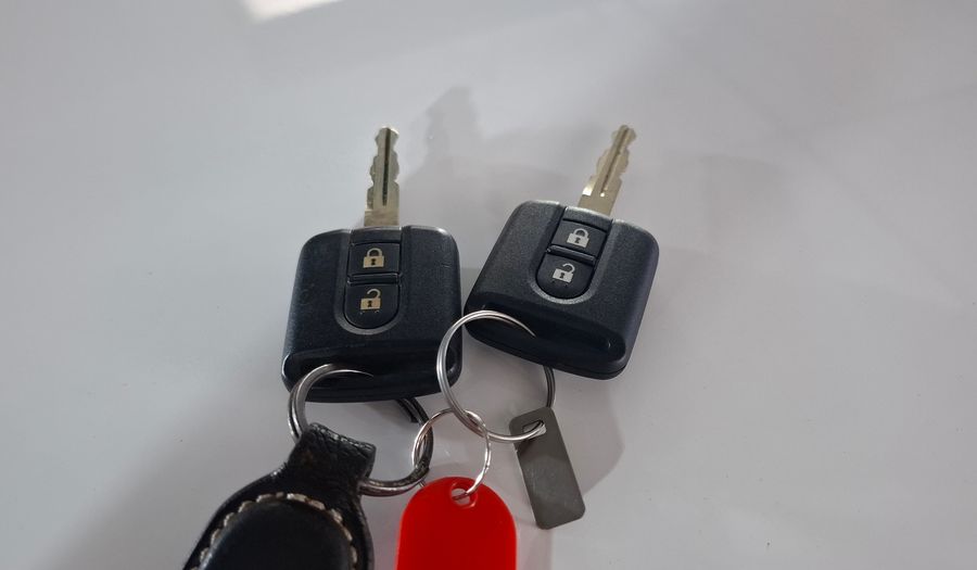 Nissan Tiida 1.8 VISIA Hatchback 2013