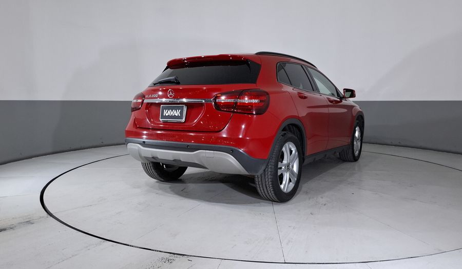 Mercedes Benz Clase Gla 1.6 GLA 200 DCT Suv 2020